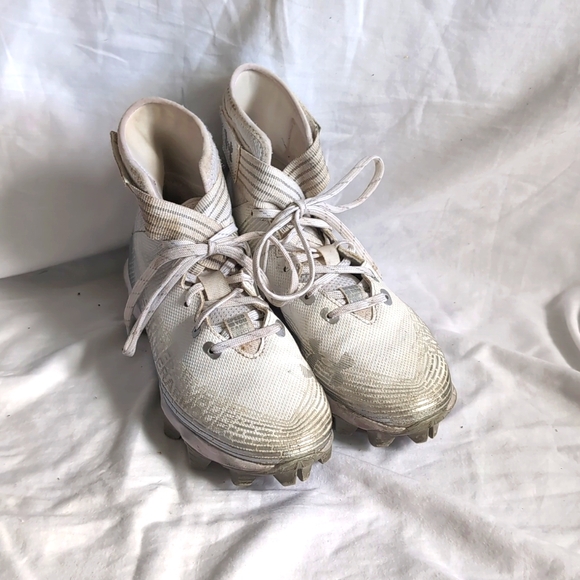 Under Armour kids football cleats - Picture 1 of 3